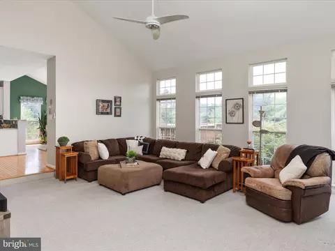 Living - 5422 Heredity Ln, Gainesville, VA 20155 photo 3 of 8