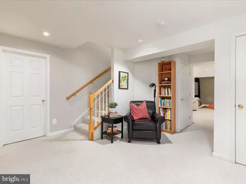 Entry Way - 5422 Heredity Ln, Gainesville, VA 20155 photo 7 of 8