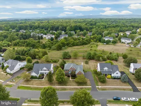 View/Area - 5422 Heredity Ln, Gainesville, VA 20155 photo 4 of 7