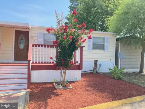119 Kings Row Pl, Dumfries, VA 22026
