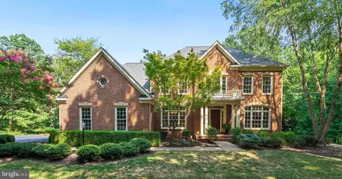 3401 Plantation Grove Ln, Haymarket, VA 20169