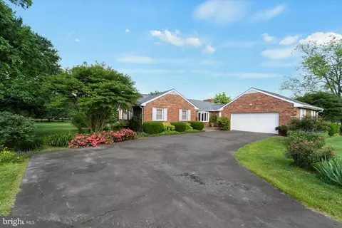 9038 Burwell Rd, Nokesville, VA 20181