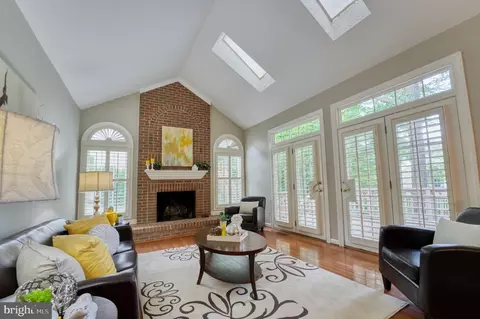 4317 Marhalt Pl, Dumfries, VA 22025 photo 3
