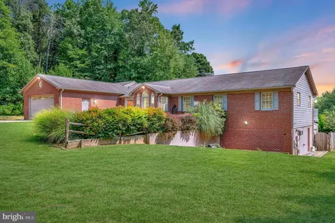 14423 Hereford Rd, Woodbridge, VA 22193