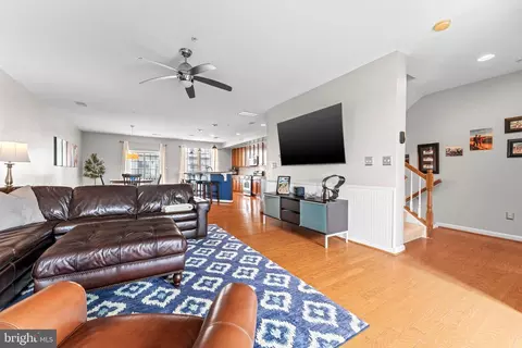 7808 Cedar Branch Dr, Gainesville, VA 20155 photo 8