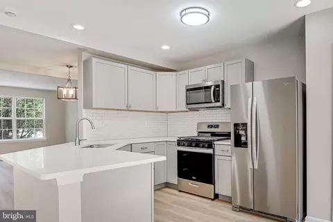 6952 Village Stream Pl, Gainesville, VA 20155