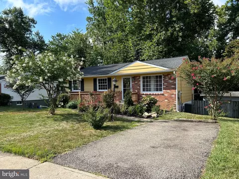 3807 Corona Ln, Woodbridge, VA 22193
