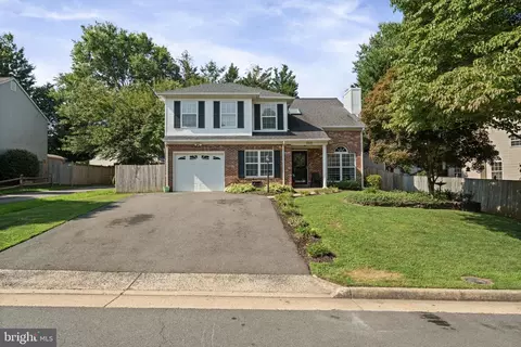6105 Oust Ln, Woodbridge, VA 22193