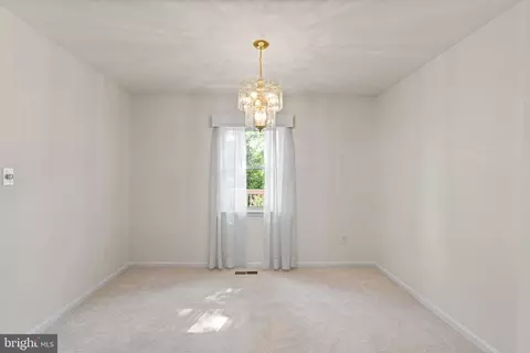7435 Sabin Dr, Manassas, VA 20109 photo 9