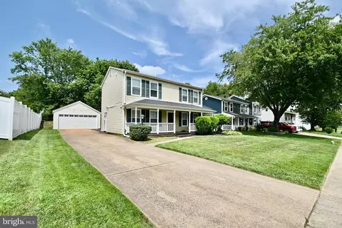 5599 Roundtree Dr, Woodbridge, VA 22193