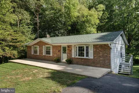 11813 Cornwell Dr, Manassas, VA 20112 photo 2