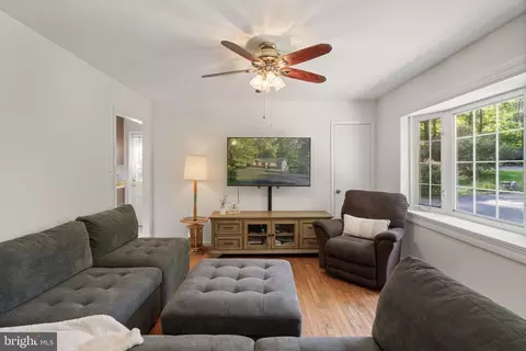 11813 Cornwell Dr, Manassas, VA 20112 photo 5