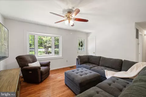 11813 Cornwell Dr, Manassas, VA 20112 photo 7