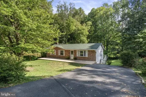 11813 Cornwell Dr, Manassas, VA 20112 photo 3