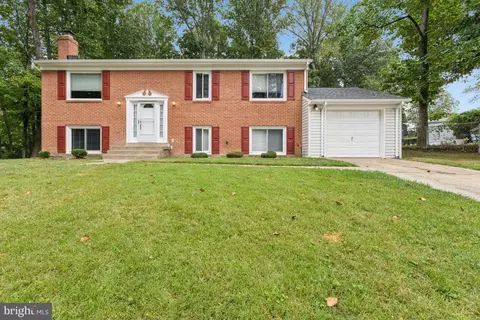 12964 Amesbury St, Woodbridge, VA 22192