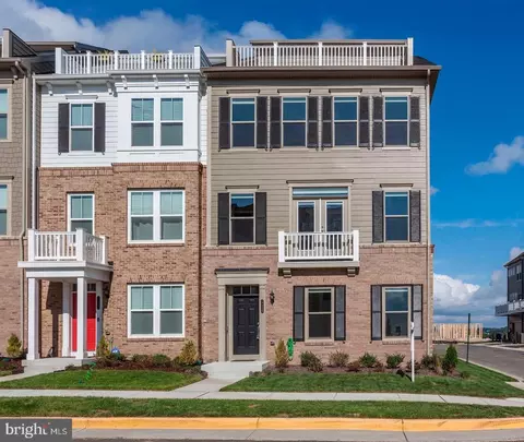17350 Redshank Rd, Dumfries, VA 22026