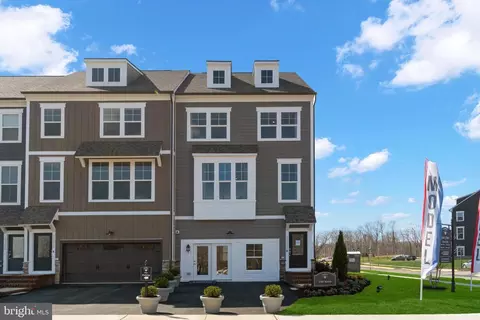 17920 Woods Overlook Dr, Dumfries, VA 22026