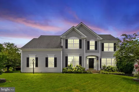 9222 Glen Meadow Ln, Bristow, VA 20136
