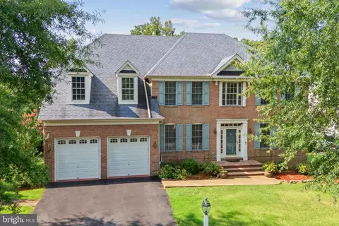 1951 Tanterra Ct, Woodbridge, VA 22191