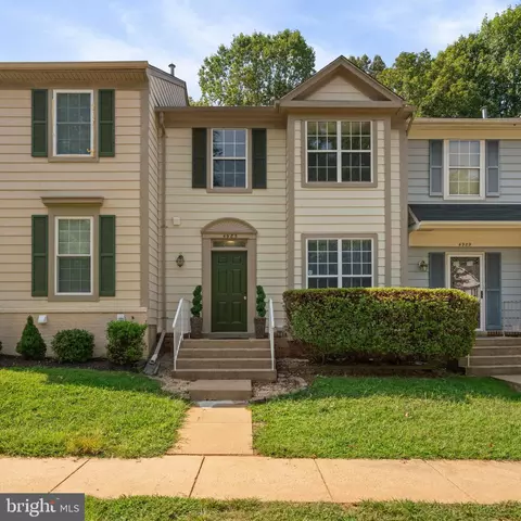 4985 Lambsgate Ln, Woodbridge, VA 22193