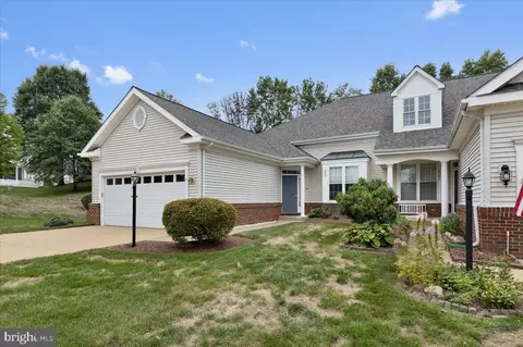 6984 Walnut Hill Dr, Gainesville, VA 20155 photo 3