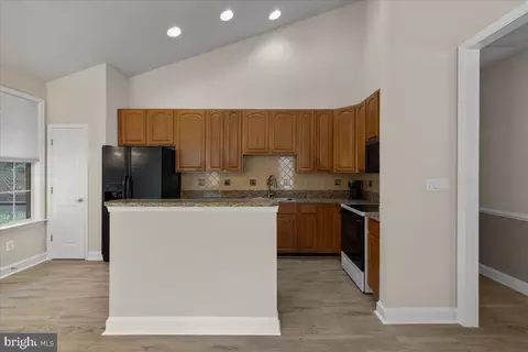 6984 Walnut Hill Dr, Gainesville, VA 20155 photo 15