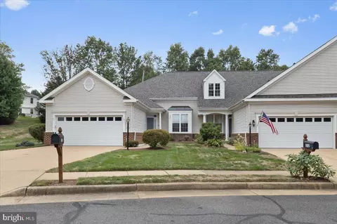 6984 Walnut Hill Dr, Gainesville, VA 20155