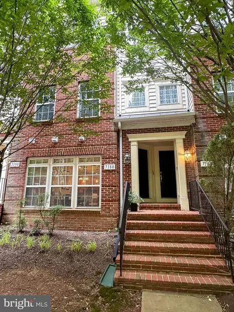 7188 Little Thames Dr, Gainesville, VA 20155
