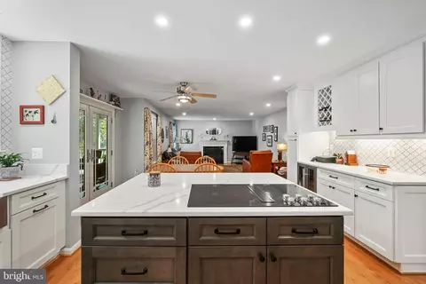 Kitchen - 2884 Nicely Ct, Dumfries, VA 22026 photo 4 of 5