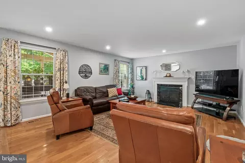 Other - 2884 Nicely Ct, Dumfries, VA 22026 photo 3 of 27