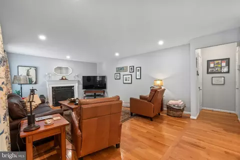 Entry Way - 2884 Nicely Ct, Dumfries, VA 22026 photo 1 of 5