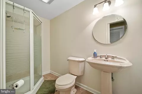 Bath - 2884 Nicely Ct, Dumfries, VA 22026 photo 5 of 5
