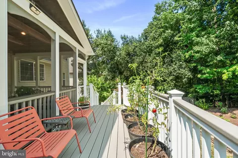 Exterior - 2884 Nicely Ct, Dumfries, VA 22026 photo 7 of 19
