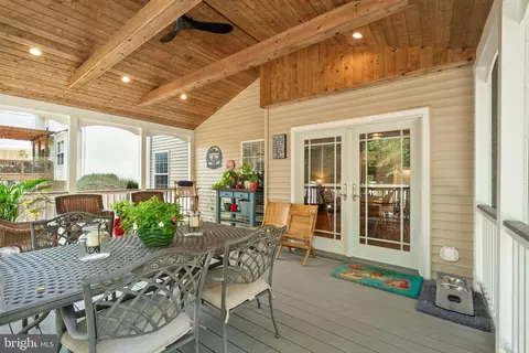 Exterior - 2884 Nicely Ct, Dumfries, VA 22026 photo 6 of 19