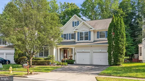 13036 Pilgrims Inn Dr, Woodbridge, VA 22193