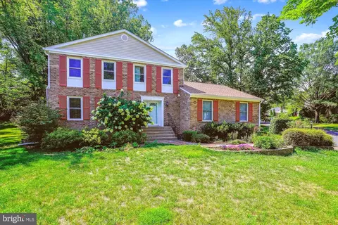 15901 Marlington Dr, Dumfries, VA 22025