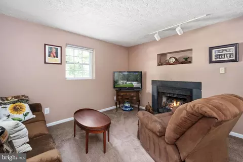 18332 Cato Ct, Triangle, VA 22172 photo 17