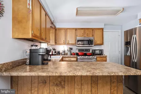 18332 Cato Ct, Triangle, VA 22172 photo 11