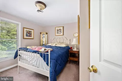18332 Cato Ct, Triangle, VA 22172 photo 18