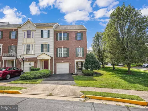 8050 Montour Heights Dr, Gainesville, VA 20155