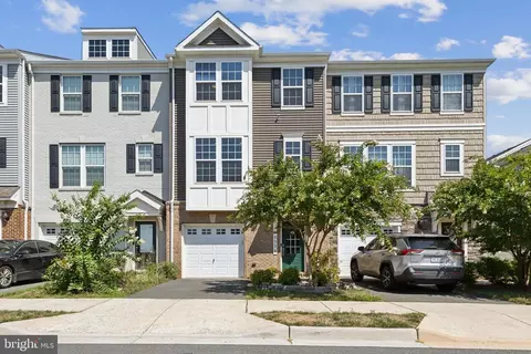 8534 Fortrose Dr, Manassas, VA 20109