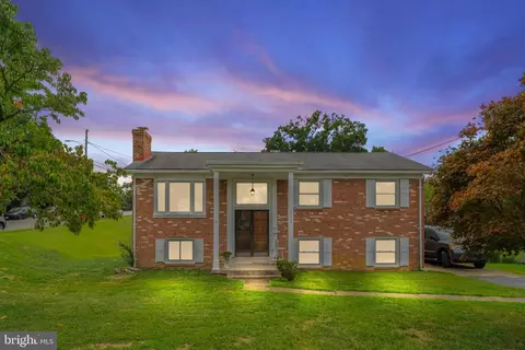 2013 Radford Dr, Woodbridge, VA 22191