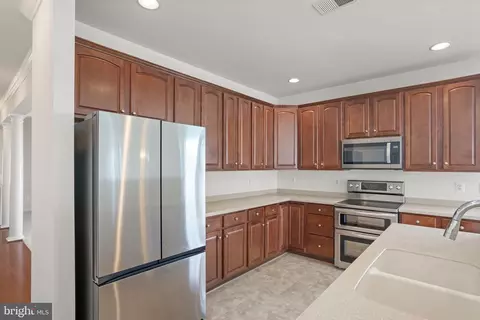 Kitchen - 16149 Dancing Leaf Pl, Dumfries, VA 22025 photo 3 of 3
