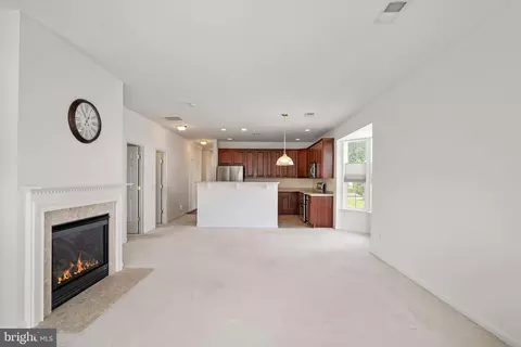 Living - 16149 Dancing Leaf Pl, Dumfries, VA 22025 photo 2 of 9