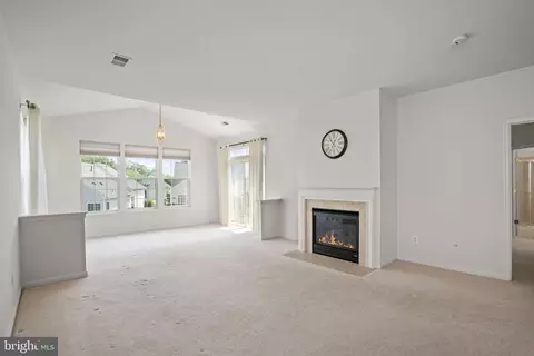 Living - 16149 Dancing Leaf Pl, Dumfries, VA 22025 photo 7 of 9