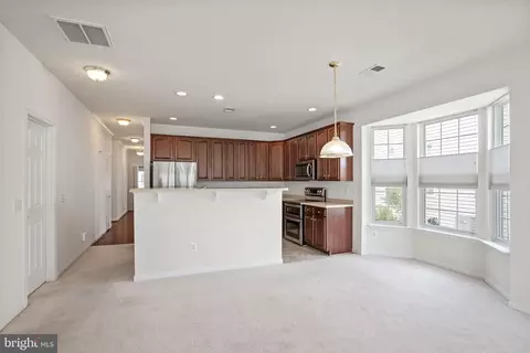 Living - 16149 Dancing Leaf Pl, Dumfries, VA 22025 photo 3 of 9