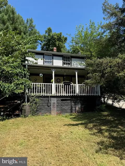 402 Mckenzie Dr, Occoquan, VA 22125