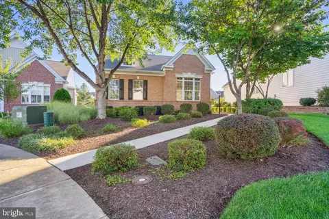 12017 Rutherglen Pl, Bristow, VA 20136