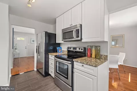 9811 Lomond Dr, Manassas, VA 20109 photo 9