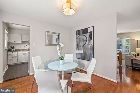 9811 Lomond Dr, Manassas, VA 20109 photo 6